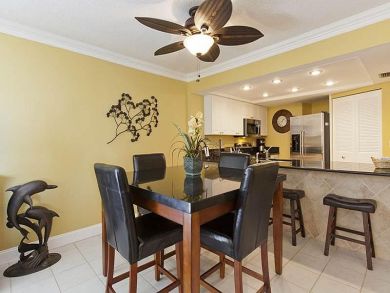 2 Bedroom Beach Condo with Wood Floors New Furnishings